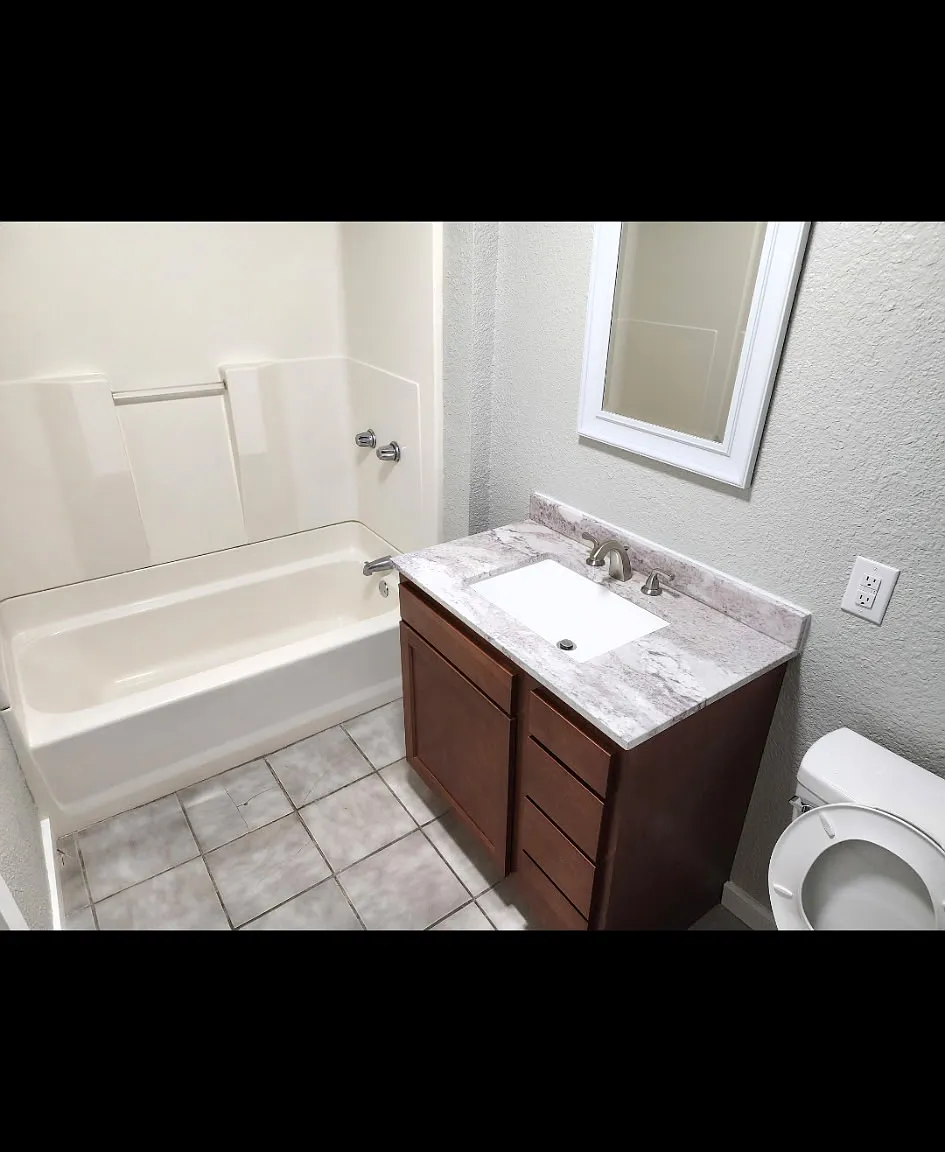 3 bed, 1700 sqft, $1,800 — Photo 3