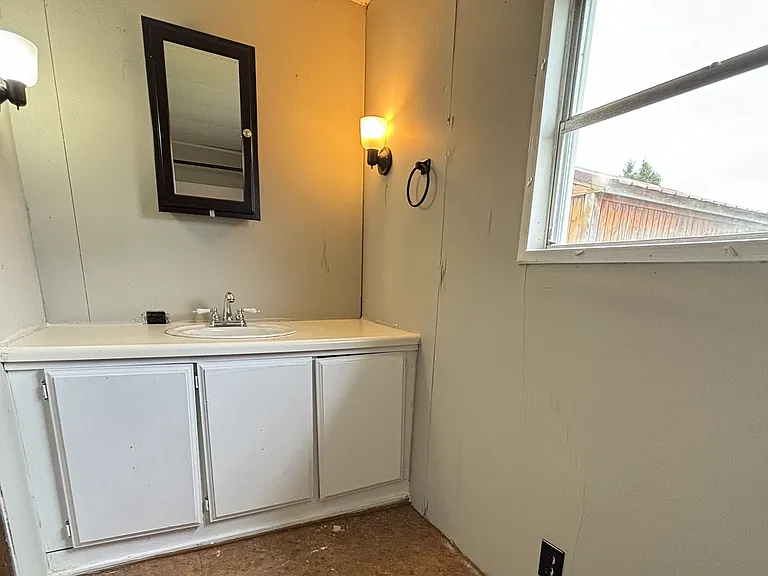 136 Jodi St — Photo 11