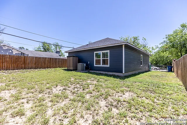 479 Corliss — Photo 25