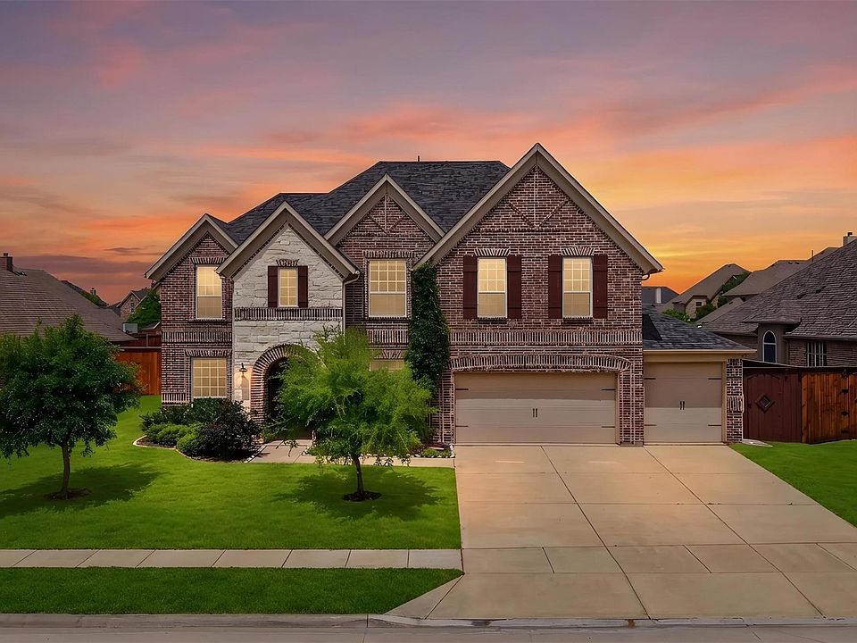 1st image of 2217 Riviera Dr