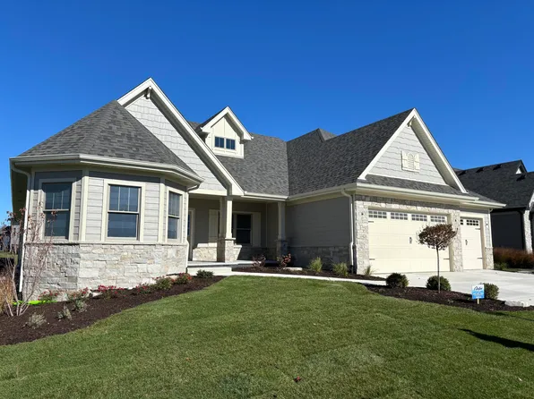 13424 Waterleaf Dr, Saint John, IN 46373