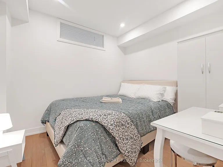 31 Edinburgh Dr — Photo 12