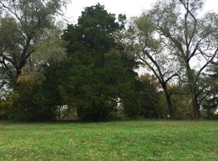 711 E Eisenhower Rd, Lansing, KS 66043