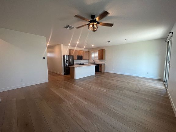 3rd image of 8107 W Lane Ave