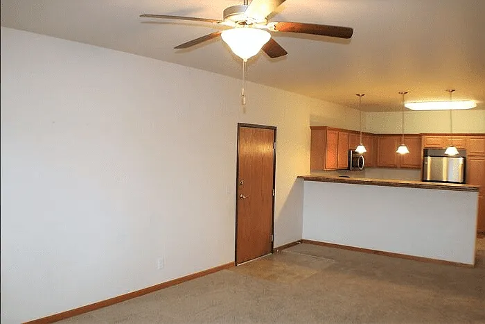 460 Cameron Way — Photo 8