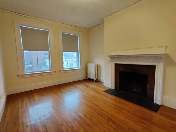 8 Ware St #10, Cambridge, MA 02138