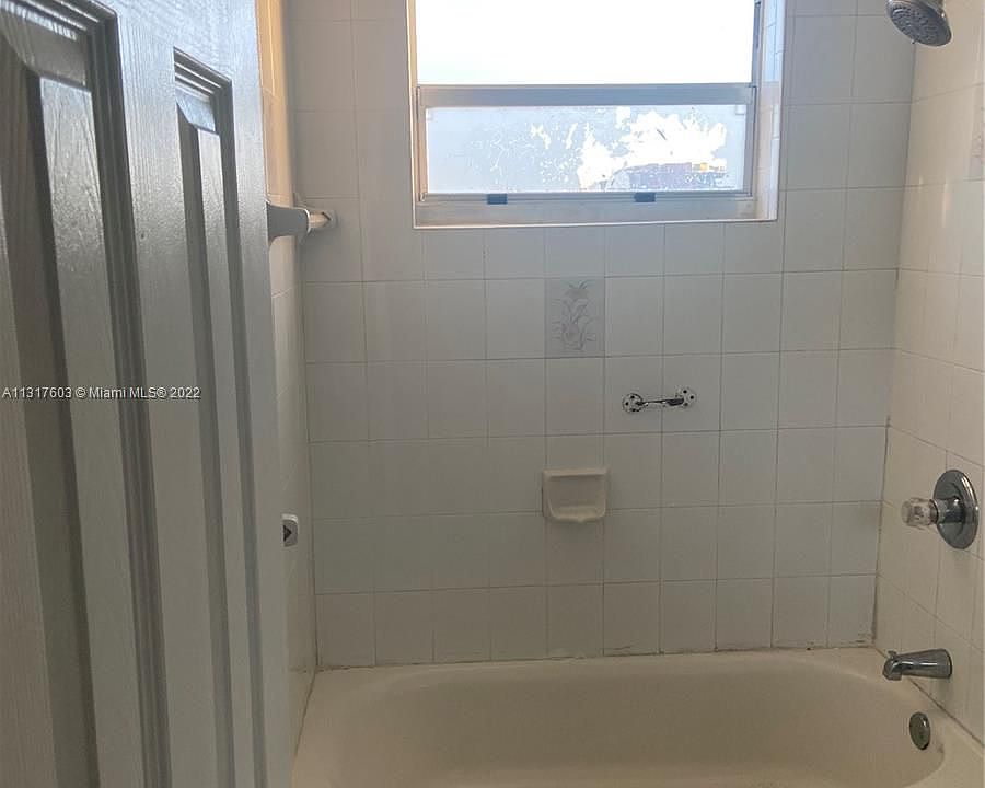 2nd image of 1620 SW 1st St APT 9
