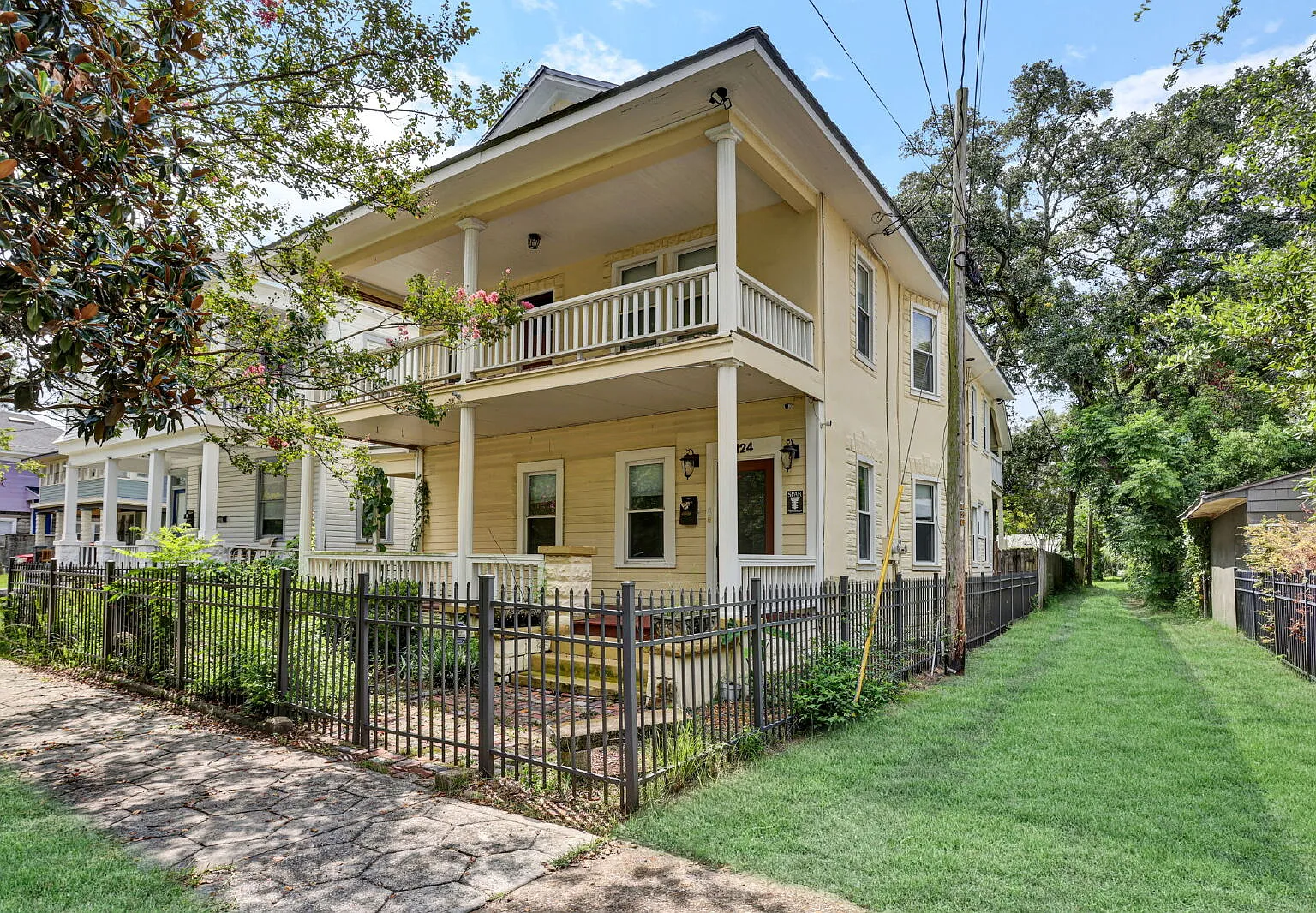 4 bed, 3.0 bath, 2746 sqft, $2,845 — Photo 1