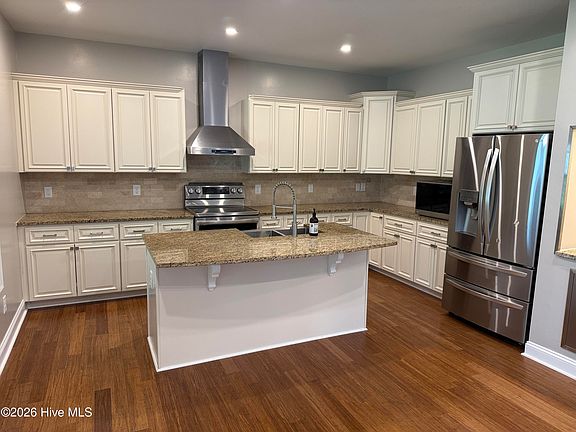 4th image of 530 N Ridgecrest Street