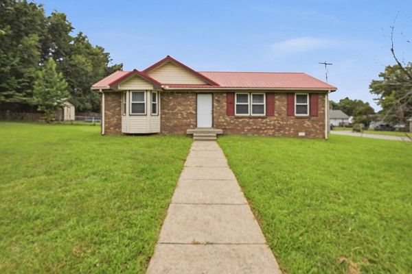 1st image of 700 Shelton Cir