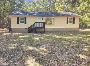 256 Wild Acres Dr, Dingmans Ferry, PA 18328