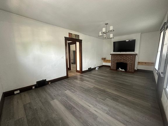 4th image of 1278 Beach Ave