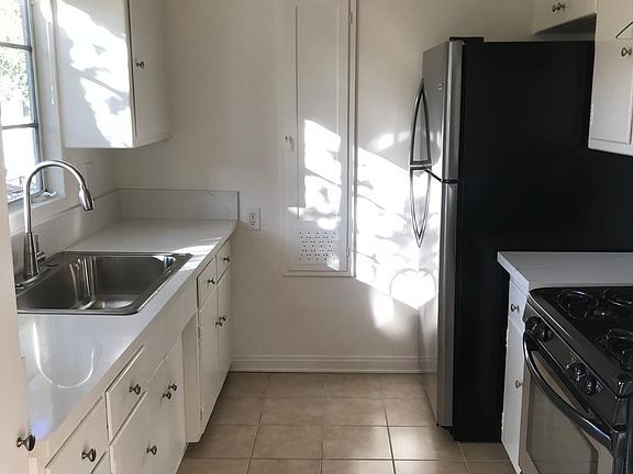 4th image of 421 Mission St #E