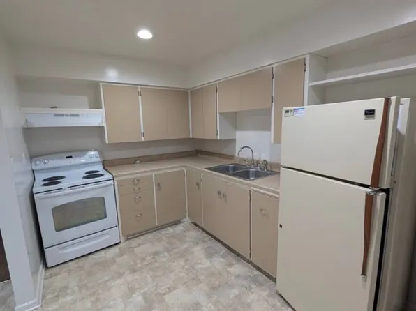 503 Halladay St, Hays, KS 67601