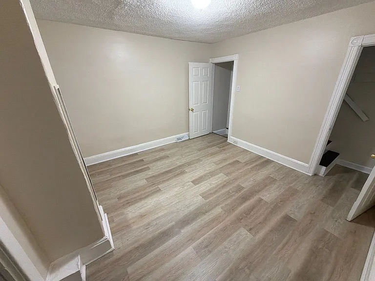 114 Smith Ave — Photo 13