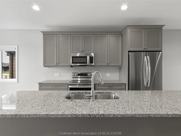 131 Grassland Grv — Photo 7