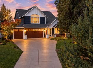 2048 NE Cradle Mountain Way, Bend, OR 97701