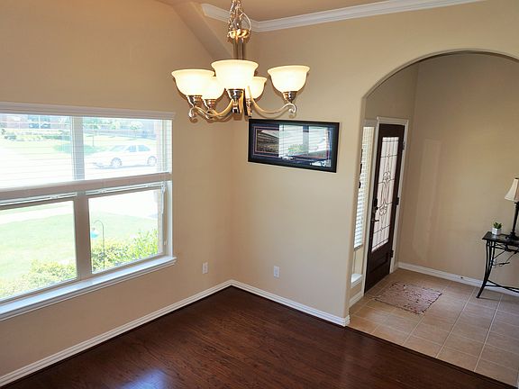 4th image of 5921 Valley Haven Way