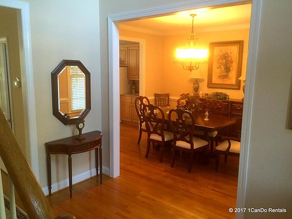 Foyer / Dining Room