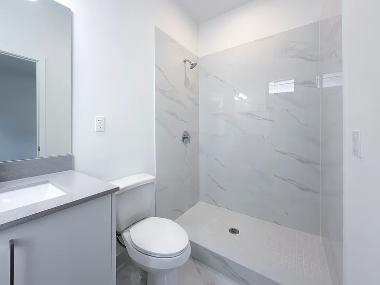 122 NW 10th Pl — Photo 16