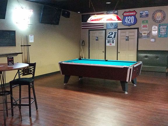 2nd image of 1270 Saxon Blvd #2