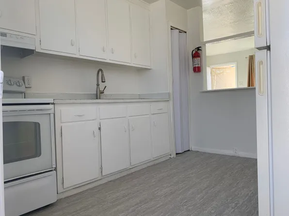 211 Texas St NE, 211 Texas St NE #B, Albuquerque, NM 87108