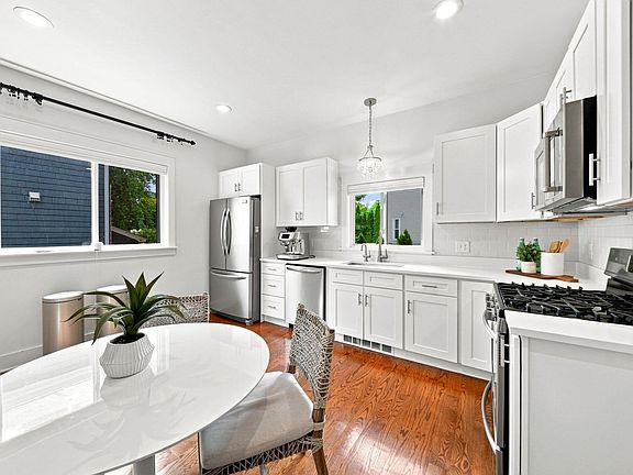 5th image of 18 Partridge Ave