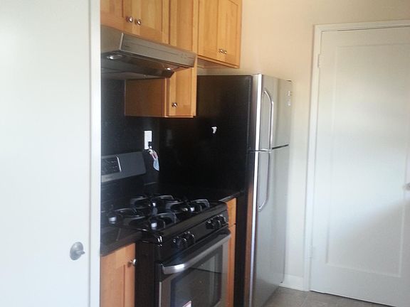3rd image of 1041 Noel Dr APT 1