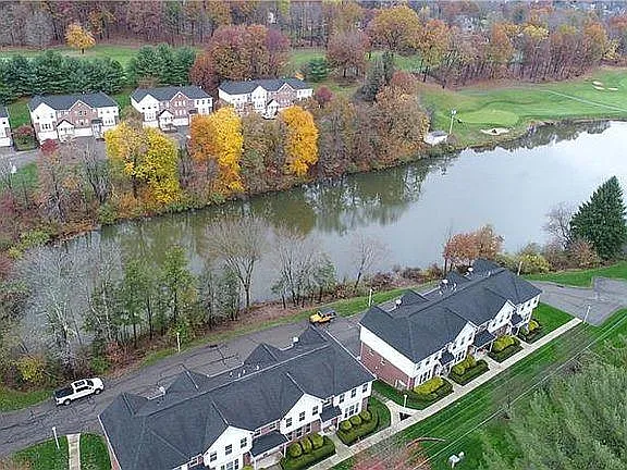 103 Lakeview Ct — Photo 49