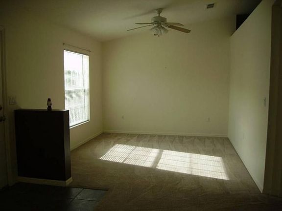 3rd image of 5269 Iroquois Ave