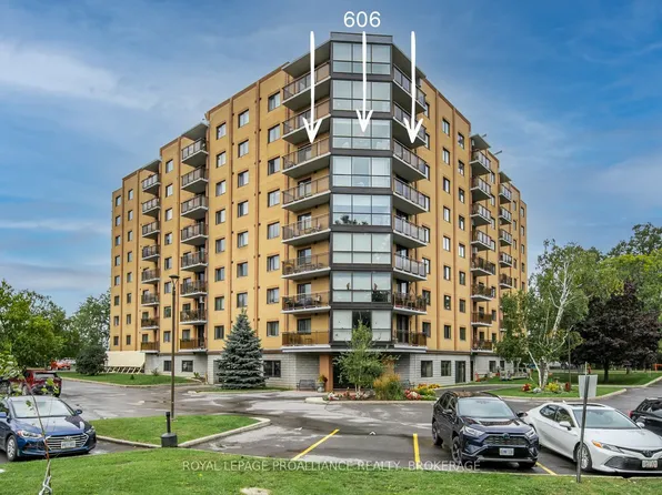 120 Barrett Ct #606, Kingston, ON K7L 5H6