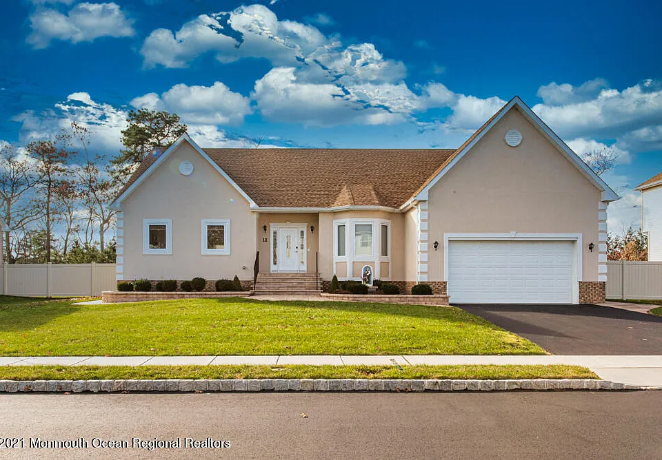 12 Cindy Ct
