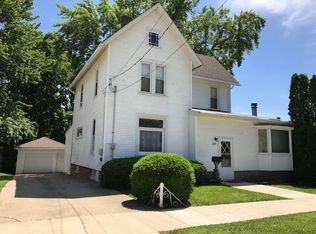 215 W Oak St, Kewanee, IL 61443