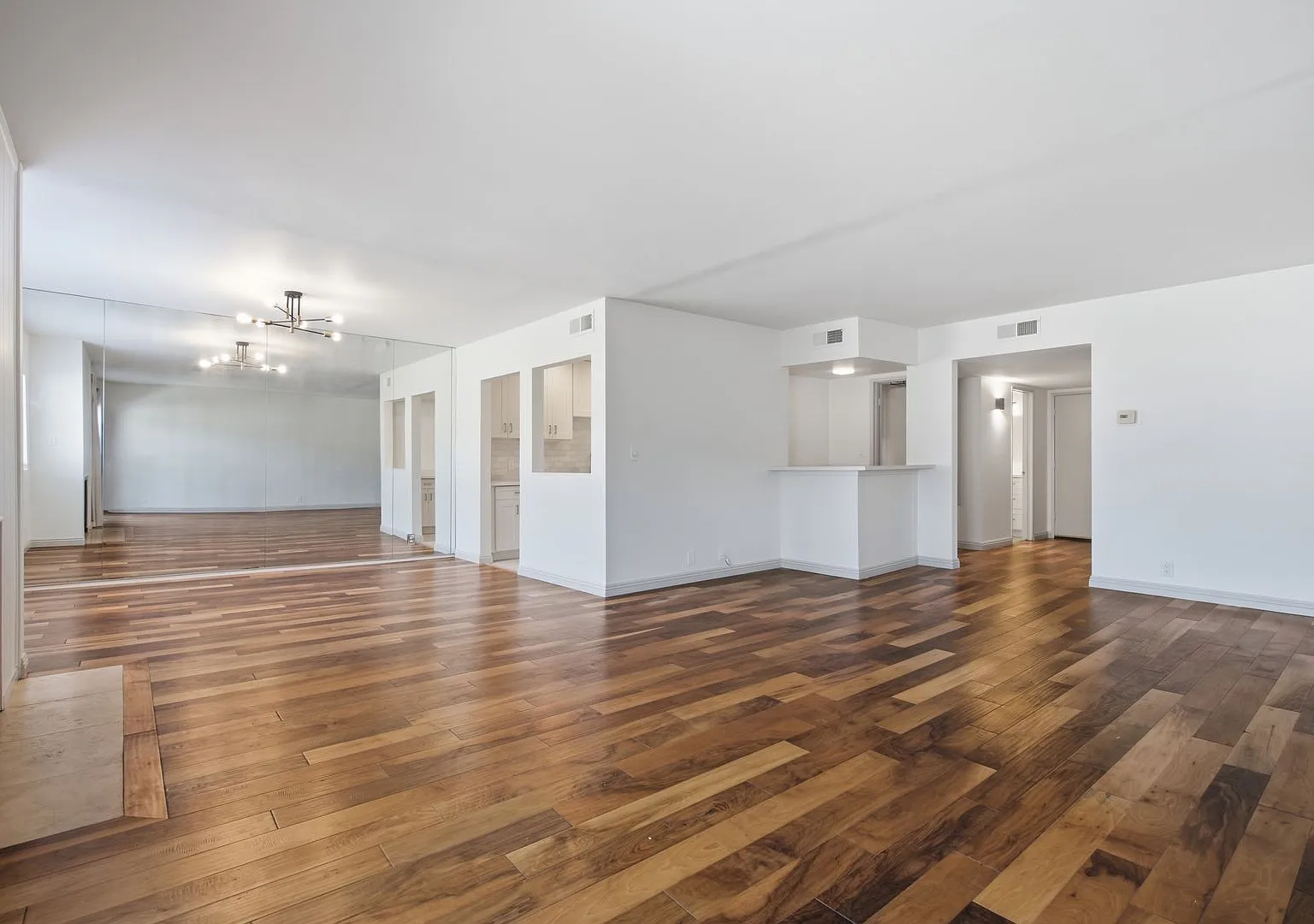 Prime L.A. Location Steps from Beverly Hills | 2 BR / 2.5 BA Home-Like Condo — Photo 4