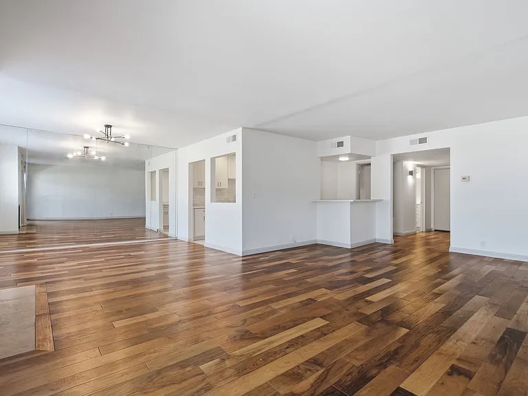 853 S Le Doux Rd #202 — Photo 4