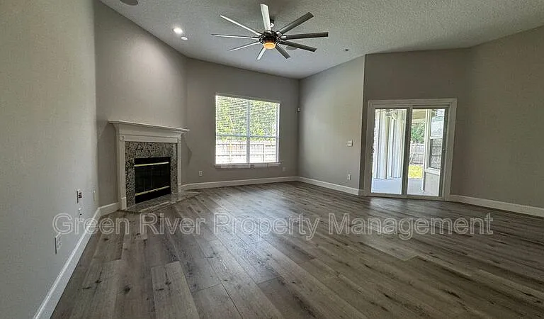338 Bridgestone Ct — Photo 15
