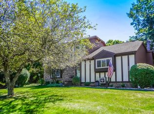 6556 Twickenham St NW, Canton, OH 44708