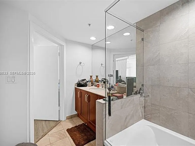 7728 Collins Ave #5 — Photo 27