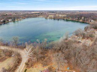 15045 Longfield Dr, Linden, MI 48451