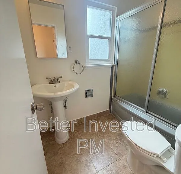2400 39th Ave #4 — Photo 16