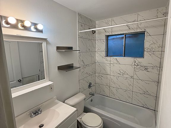 5th image of 3007 Matador Dr #B