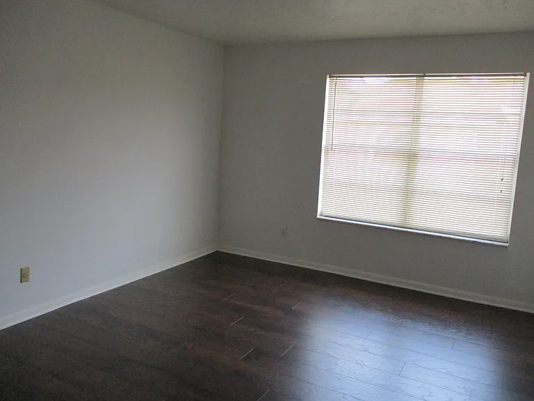 102 Westcliff Center St #D — Photo 8