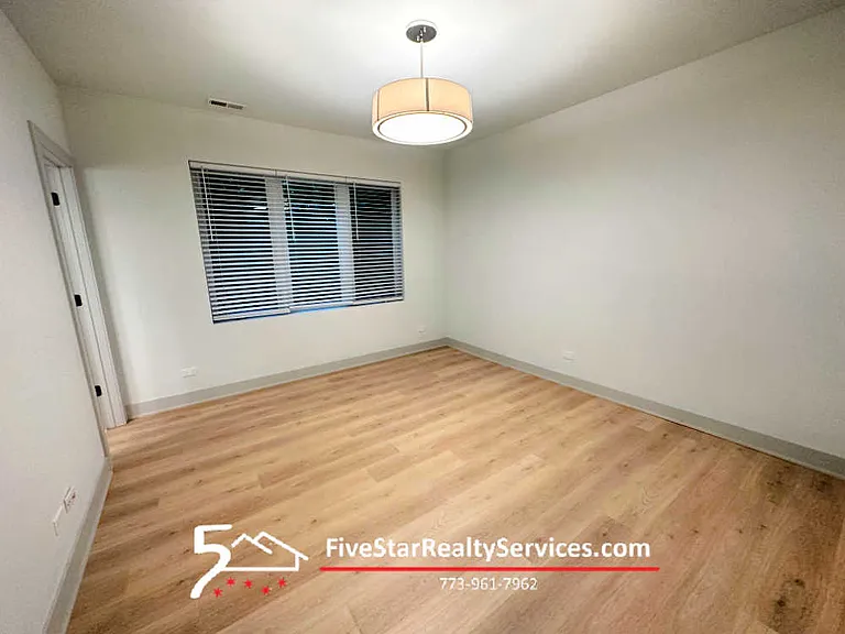 4420 S Prairie Ave #1 — Photo 8