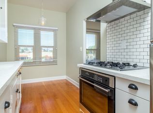 Charming Corner Unit One Bedroom! Large Patio! Assigned Exclusive Garage! In Unit Washer/Dryer!, San Diego, CA 92104