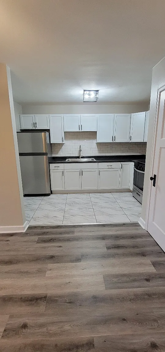 1 bed, 700 sqft, $995 — Photo 3