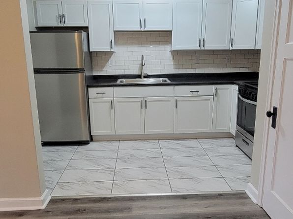 4932 S Packard Ave #2