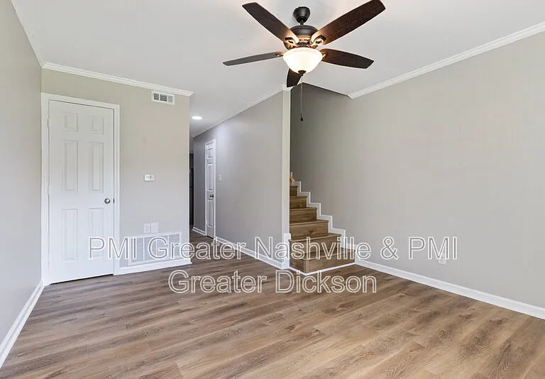 300 Spring St #8 — Photo 5