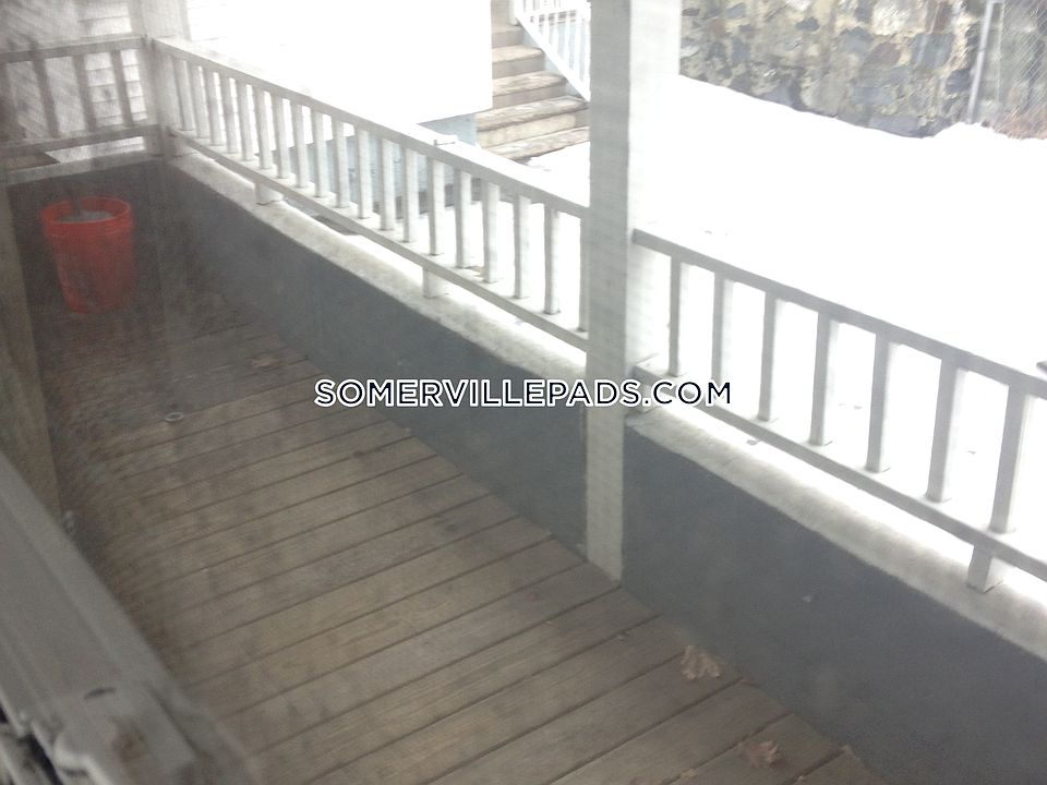 2nd image of 157 Pearl St #1