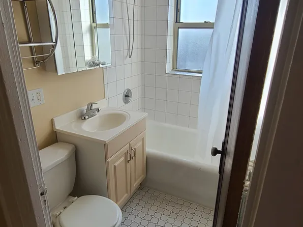 4128 N Kedvale Ave APT 304, Chicago, IL 60641