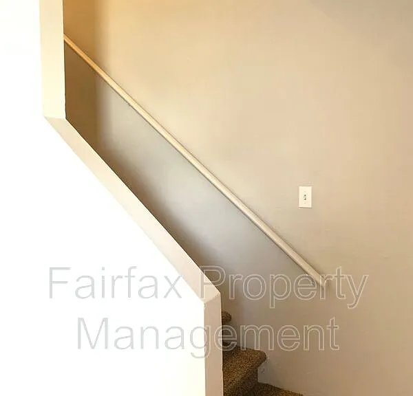 1427 Cherrycrest Dr — Photo 16